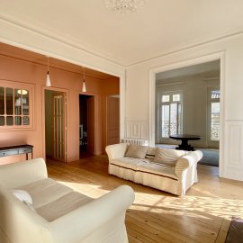 Bordeaux Pey Berland - Appartement d' angle rénové avec vue dégagée, 3 chambres, cave, prestations anciennes, parking en location