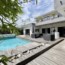 Mérignac Chemin Long - Villa contemporaine, 4 chambres, bureau, 4 points d'eau, piscine, jardin-terrasse, stationnements